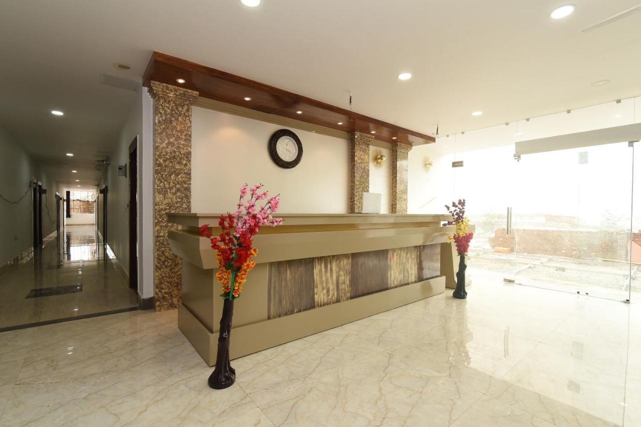 Capital O 13310 Noida Suites 외부 사진